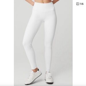 alo High-Waist Airbrush Legging in White Size Small
